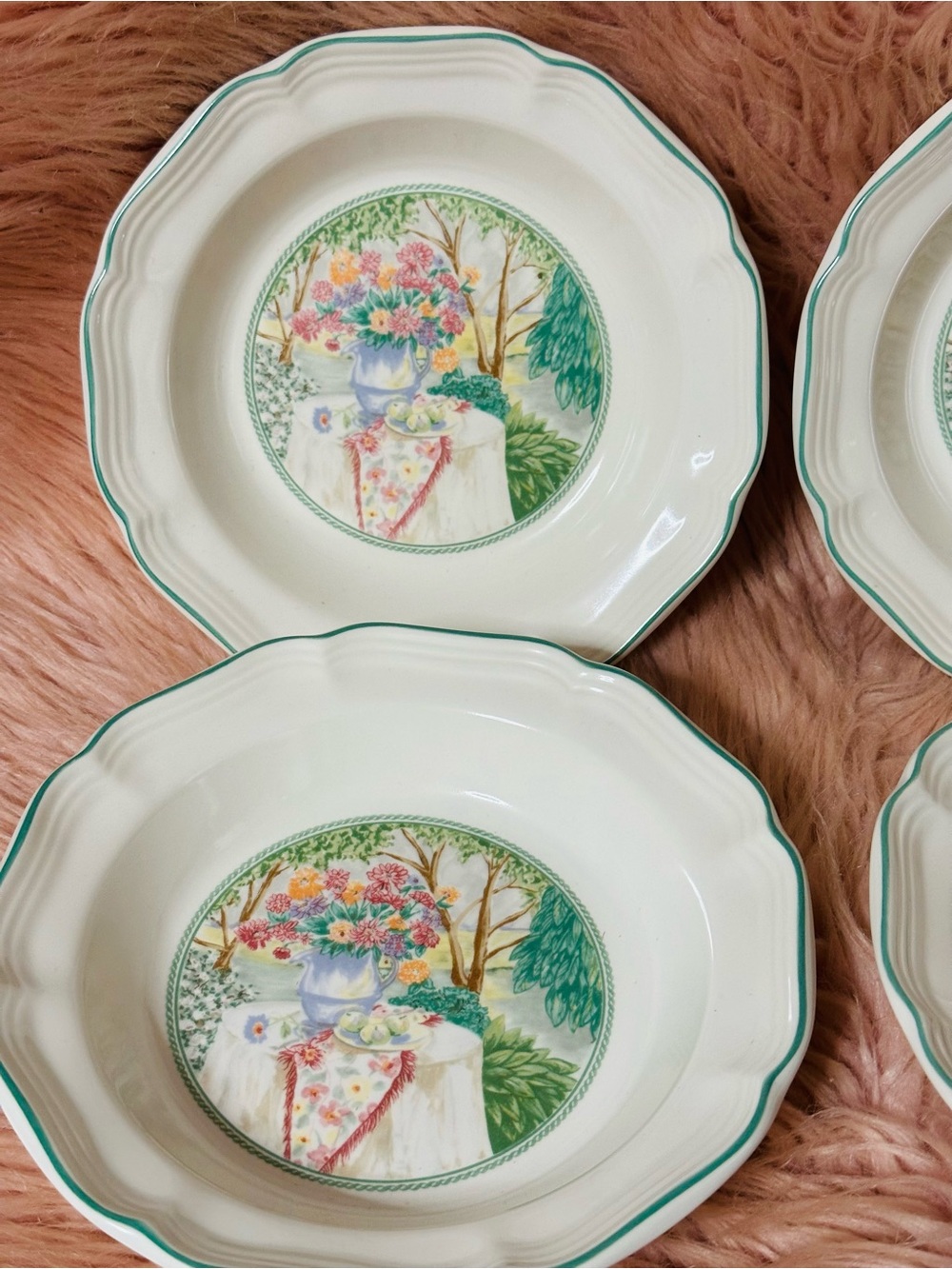 Mikasa Floral Centerpiece Soup Bowls in Cream and Green - Set of 4 - Picture 2 of 5